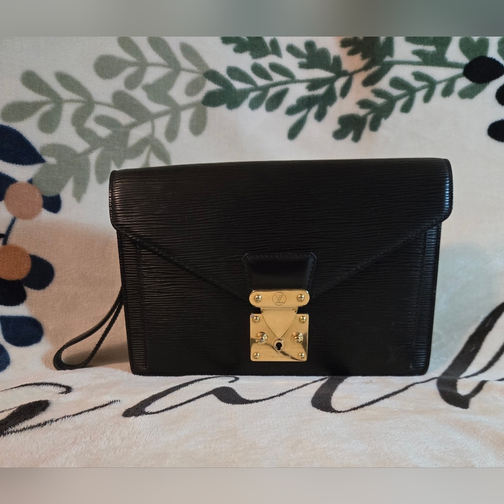 💯 Authentic Vintage Louis Vuitton Epi Sellier Dragonne